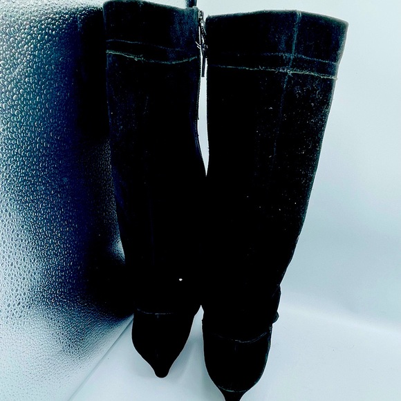 ANNE KLEIN SUEDE LEATHER BOOTS. - Picture 8 of 17